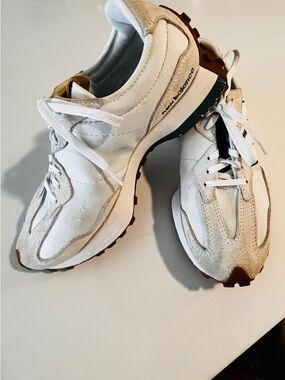 New Balance 327 sneakers-size 9
